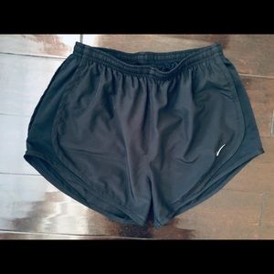 NIKE RUNNING SHORT